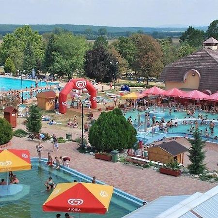 Appartamento Ad-Lak Dombóvár Esterno foto